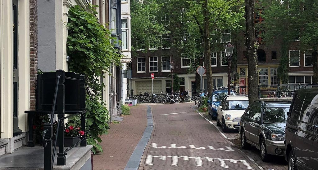 Looking in the direction of Recht Boomsloot, Amsterdam