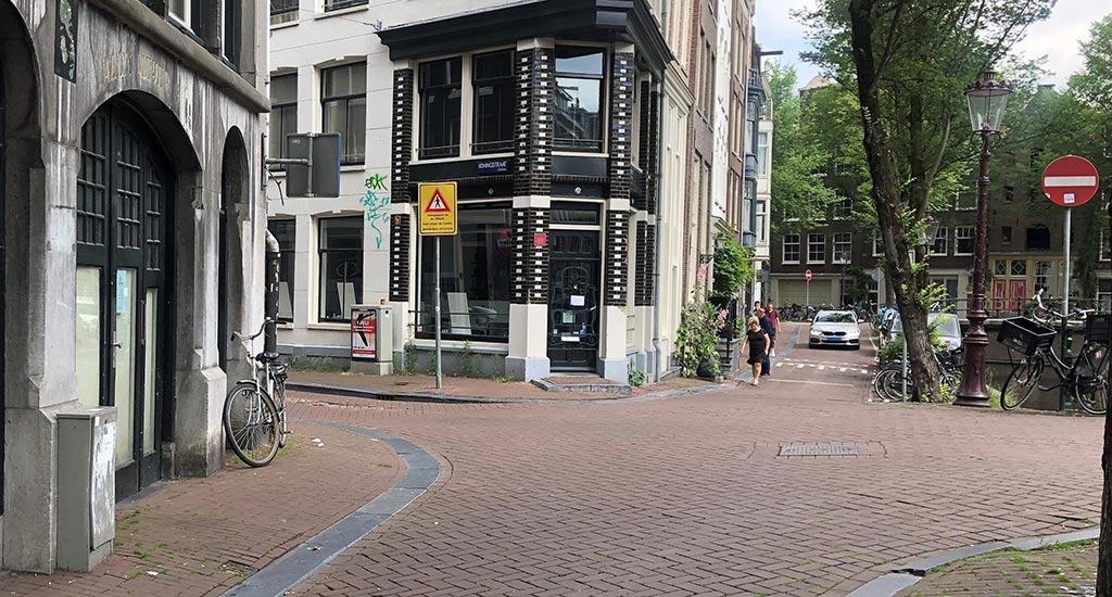 Intersection Krom Boomssloot and Koningsstraat, Amsterdam