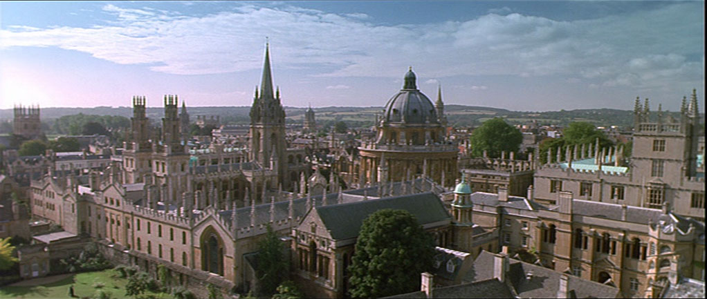 An overview of the town of Oxford Circa 1992
