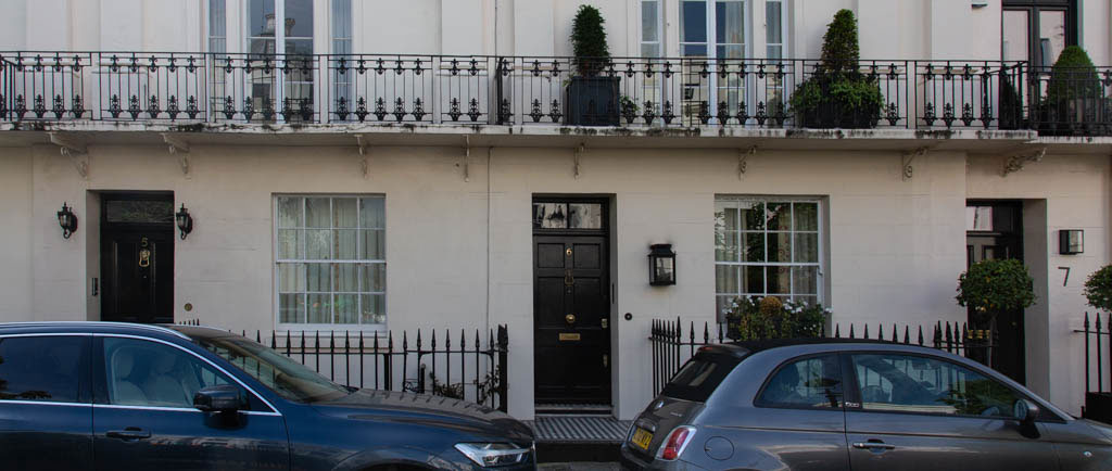 6 Victoria Square, London SW1