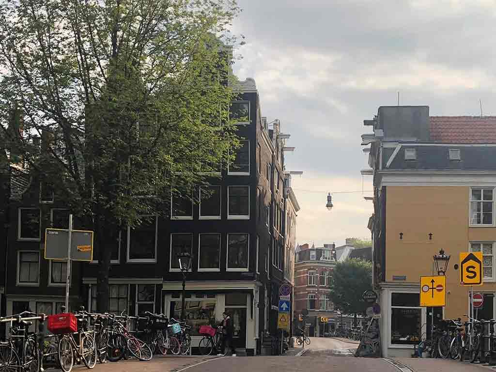 ntersection Herengracht and Huidenstraat, Amsterdam