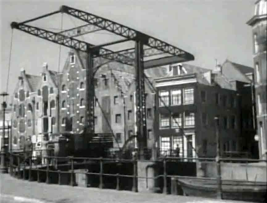 Bridge 148 at the intersection Brouwersgracht and Binnen Dommersstraat, Amsterdam Circa 1948