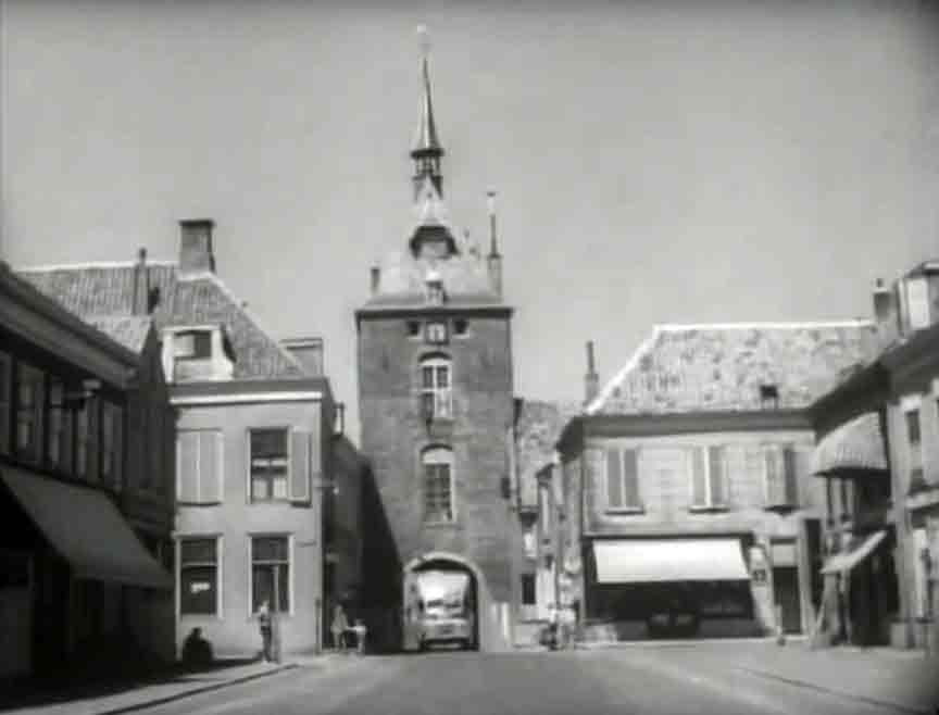 City gate, Voorstraat 2, Vianen