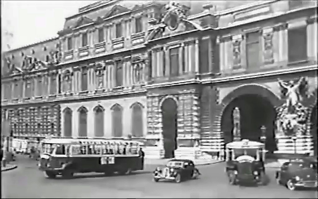The Arc de Triomphe du Carrousel, Quai François Mitterrand, Paris. Circa 1959