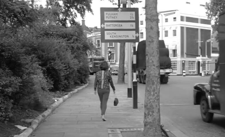 Chelsea Embankment in SW3, looking towards the junction formed by Cheyne Walk and Oakley Street with the Pier Hotel in the right background. Circa 1960