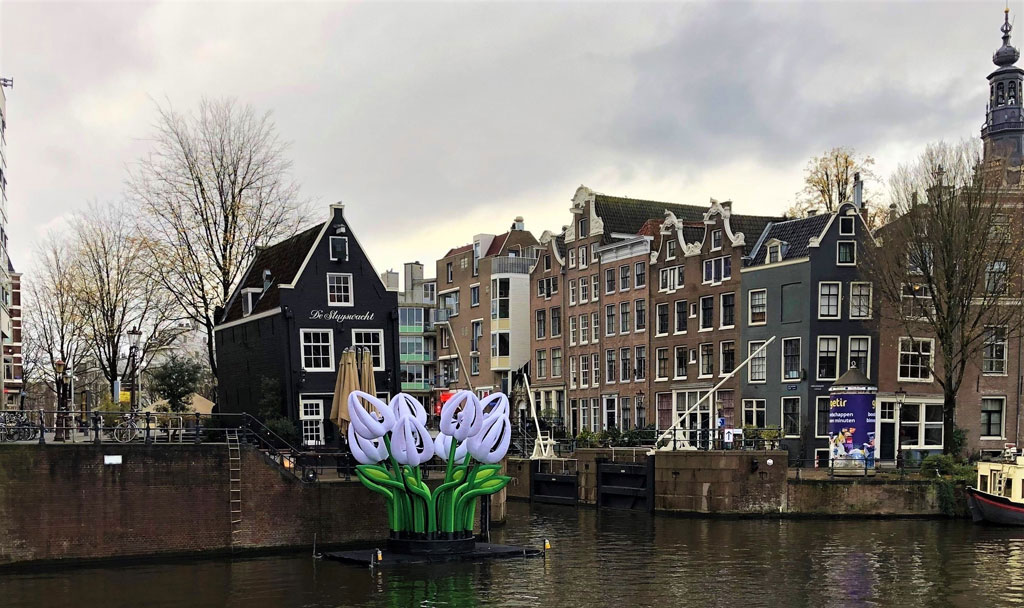 From Oudeschans and we are looking at Sint Antoniesluis, Amsterdam