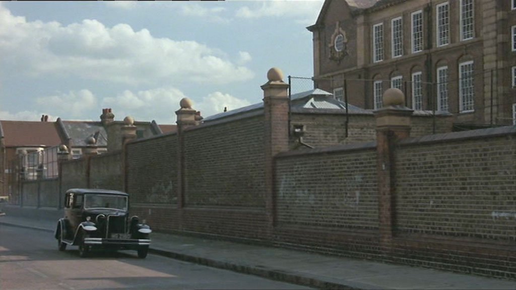 Queen’s Manor Primary School, Lysia Street, London SW6