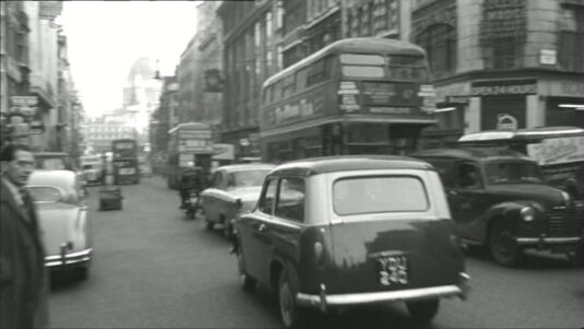 Fleet Street towards St. Paul?s Cathedral. Biuverie St off to the right. Circa 1960