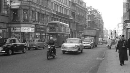 ?Palmers? at 3 Ludgate Hill is now an hotel called ?Lost Property?. Circa 1960