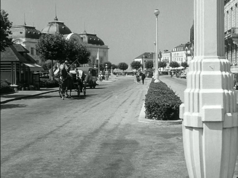 Bd. Fernand Moureaux. Casino, Hotel Saint James, Trouville-sur-Mer Circa 1954