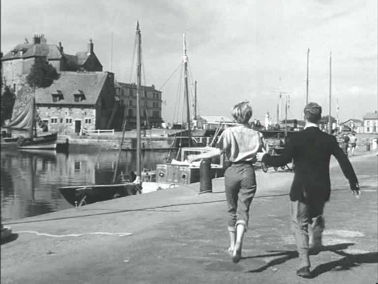 Quai Sanit-Etienne looking across to La Lieutenance. Circa 1954