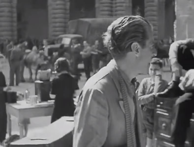 The inner courtyard of the Palazzo Pitti. Circa 1946