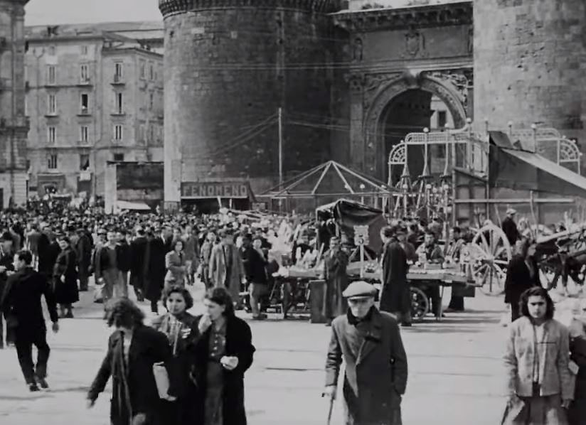Porta Capuana, an old city gate, looking from the Piazza San Francesco a Capuana towards the via Carbonara. Circa 1946