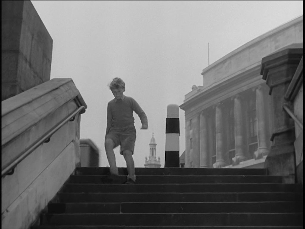 Bridge House, Blackfriars with Unilever House in the background. Circa 1956