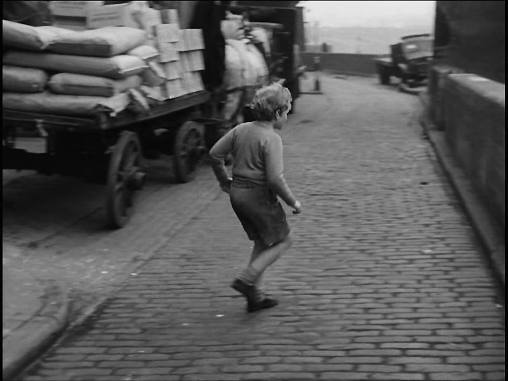 Opposite 26 Bankside, Bear Wharf, SE1. Circa 1956