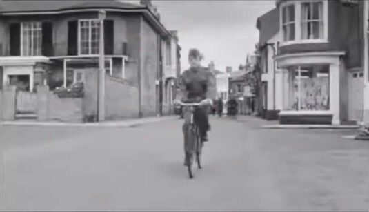 Junction of Queens St and Lorne Road. Circa 1962