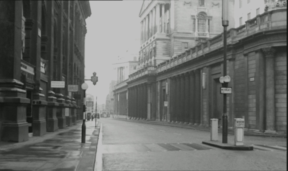 Threadneedle Street with Bartholomew Lane, EC2 off to the right. The Royal Exchange building left. Circa 1961