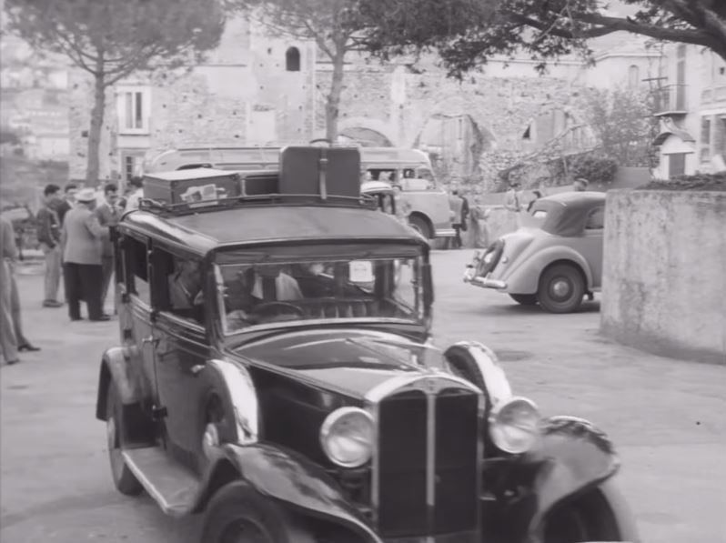 Piazza Centrale in Ravello. Circa 1953