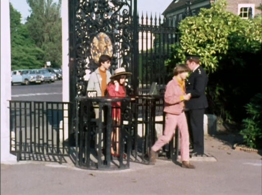 Kew Gardens. Elizabeth Gate entrance, Royal Botanic Gardens, Kew. Circa 1968