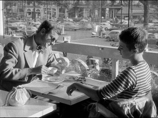 a further view. Ave. des Champs Elysées. Circa 1960