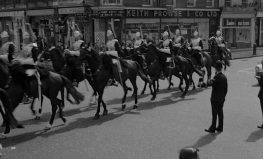 The intersection of Knightsbridge and William Street, SW1. Circa 1962