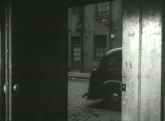 Looking across to the properties on the opposite side of Blackburne’s Mews. Circa 1949
