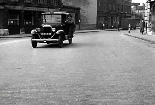 92 and 93 Minories to the left before the entrance to The Circus and 85 to 88 Minories to the right capture. Circa 1949