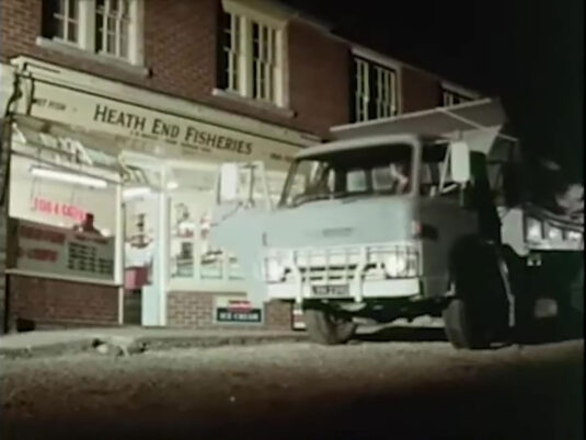 43 Farnborough Road, Farnham, Surrey. Still a fish & chip shop under the name of ‘Camdenwell’s. Circa 1970
