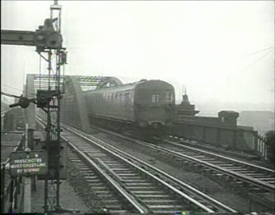 4 SUB unit coming off Barnes Bridge over the River Thames. Circa 1954