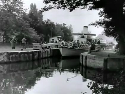 Shepperton Lock on the River Thames in Surrey. Circa 1951